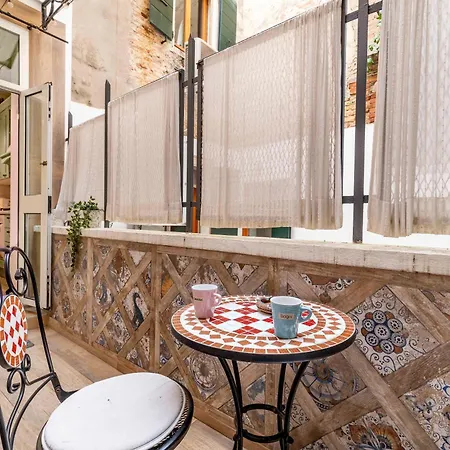 Casa Di Dodi Lägenhet *